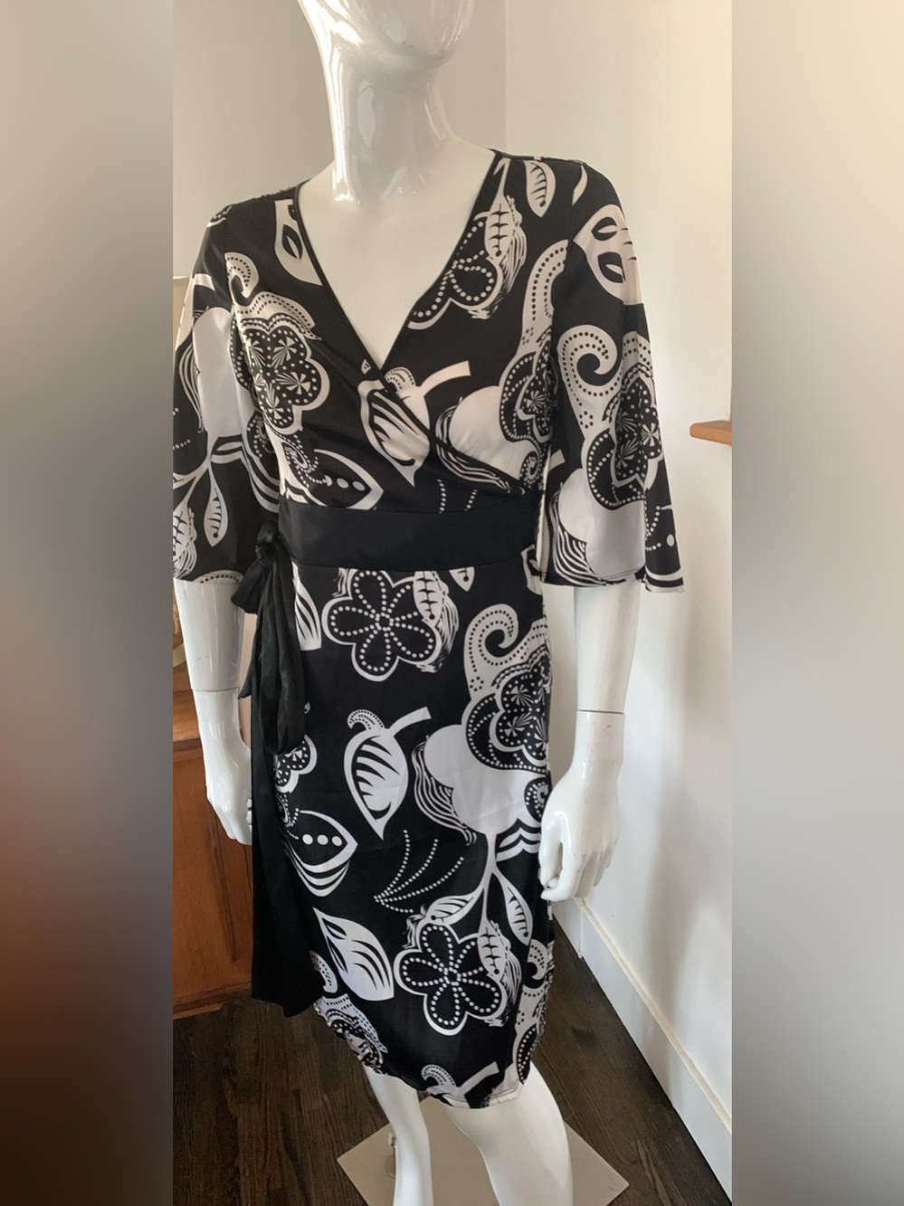 Satin Black & White Floral Wrap Dress - Women size small